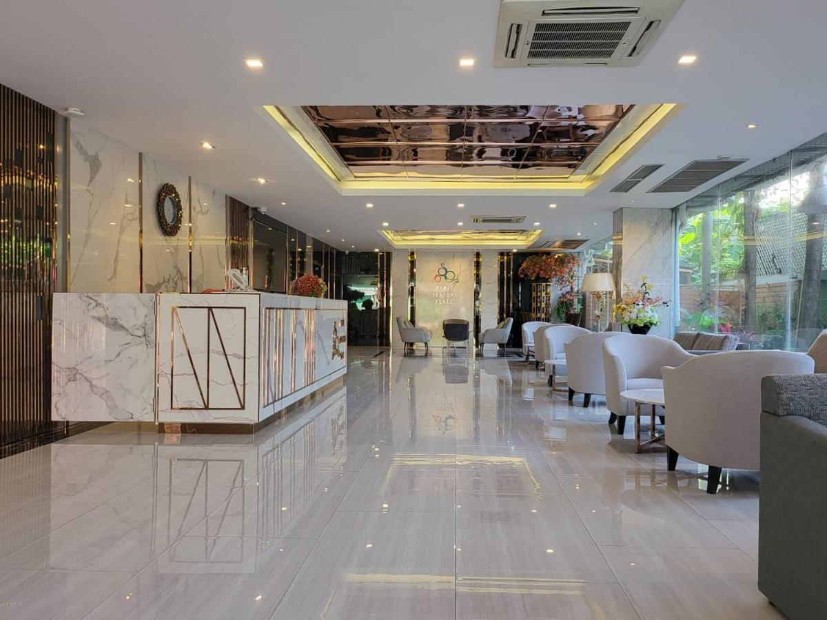 Three Seasons Bangkok Hotell Exteriör bild