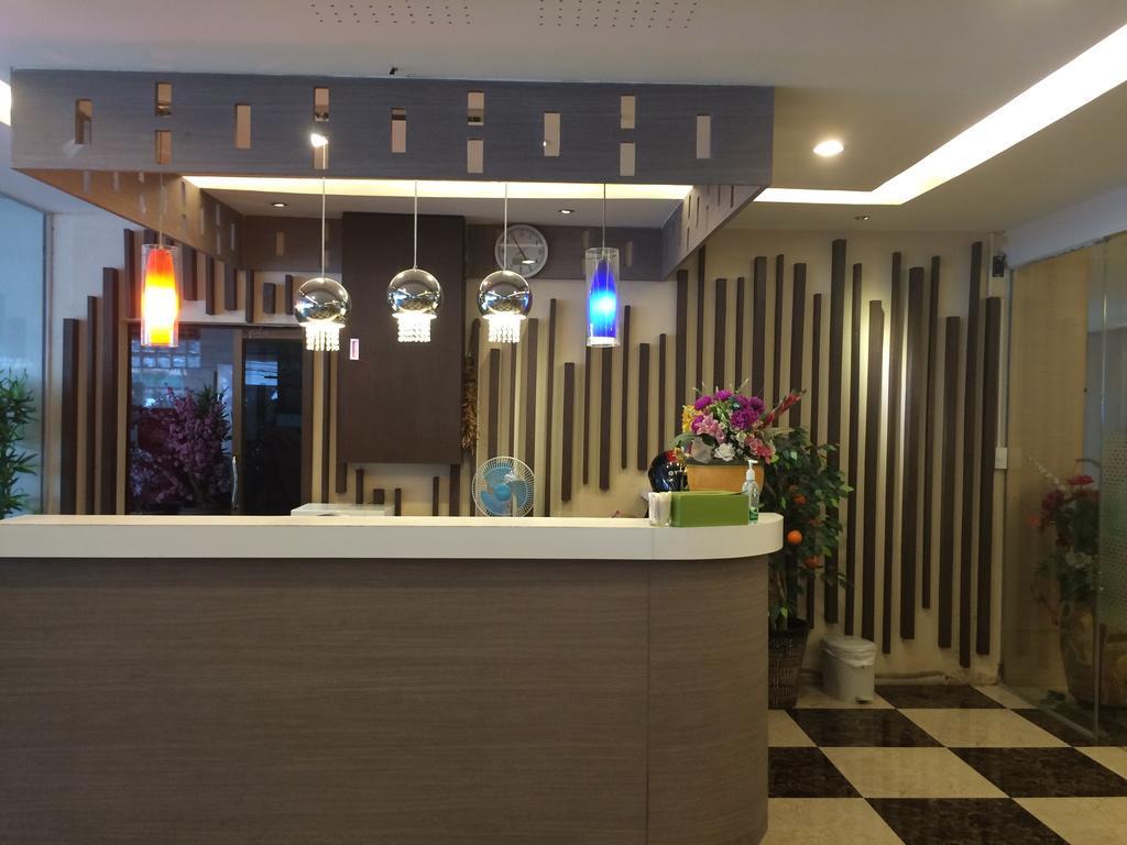 Three Seasons Bangkok Hotell Exteriör bild