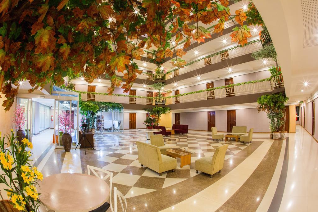Three Seasons Bangkok Hotell Exteriör bild
