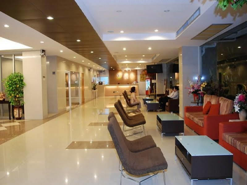 Three Seasons Bangkok Hotell Exteriör bild